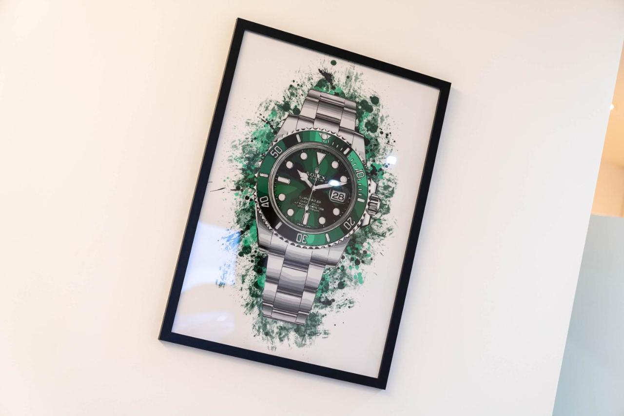 Maevela Apartments - Top Floor Rolex Themed Studio Apt Inside The Cube, Mailbox - Free Netflix & Wifi Birmingham Exterior foto