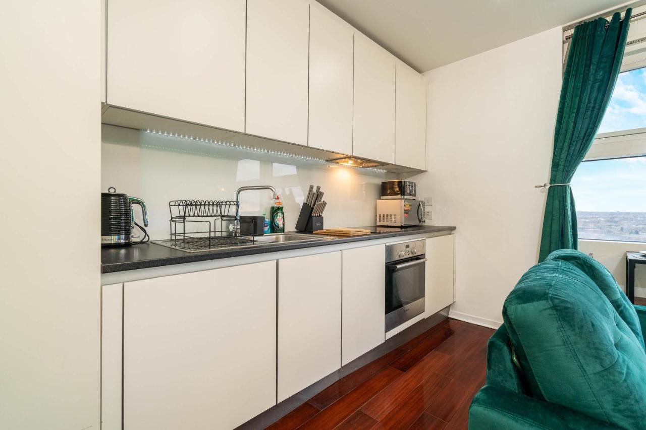 Maevela Apartments - Top Floor Rolex Themed Studio Apt Inside The Cube, Mailbox - Free Netflix & Wifi Birmingham Exterior foto