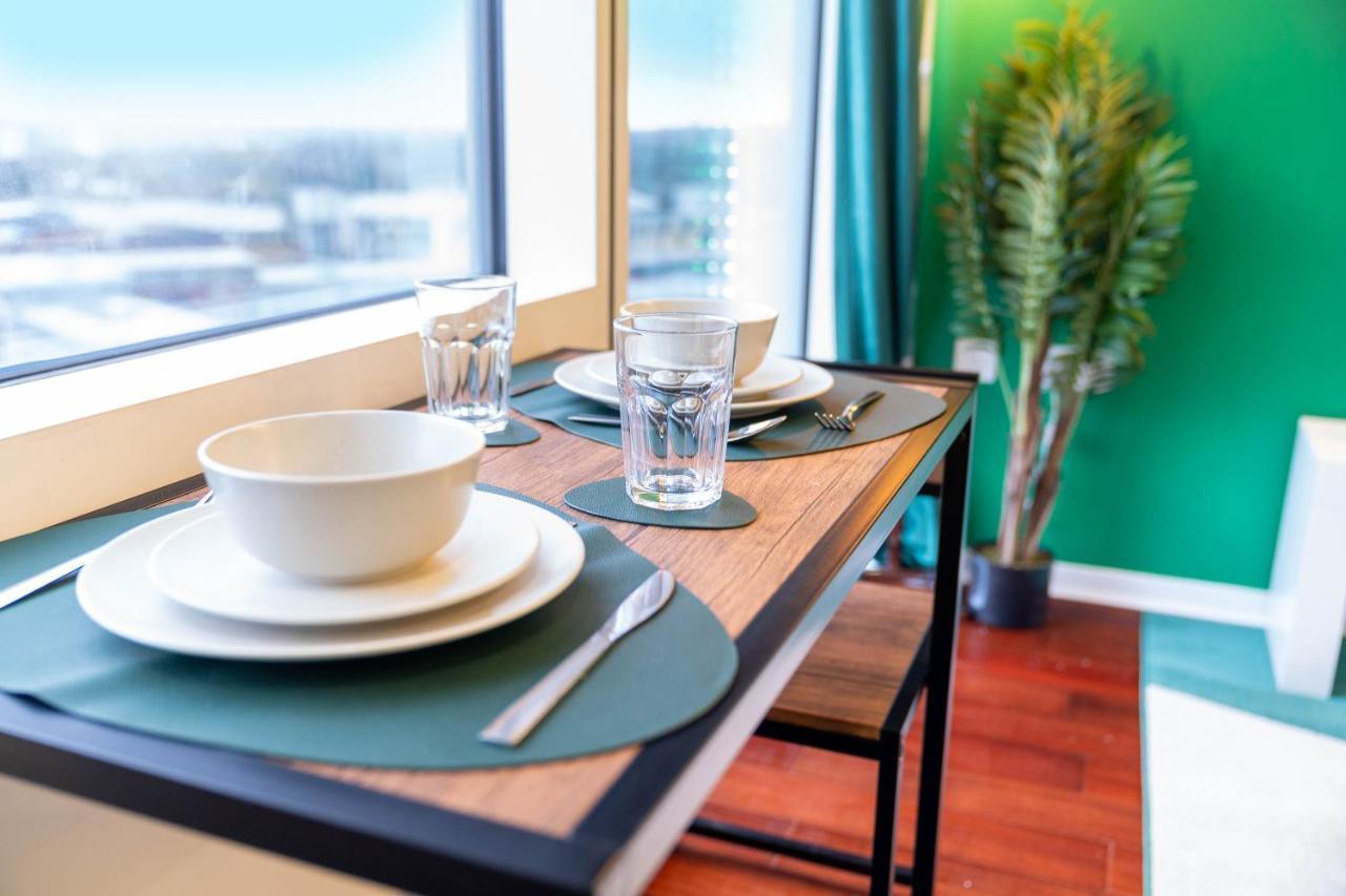Maevela Apartments - Top Floor Rolex Themed Studio Apt Inside The Cube, Mailbox - Free Netflix & Wifi Birmingham Exterior foto